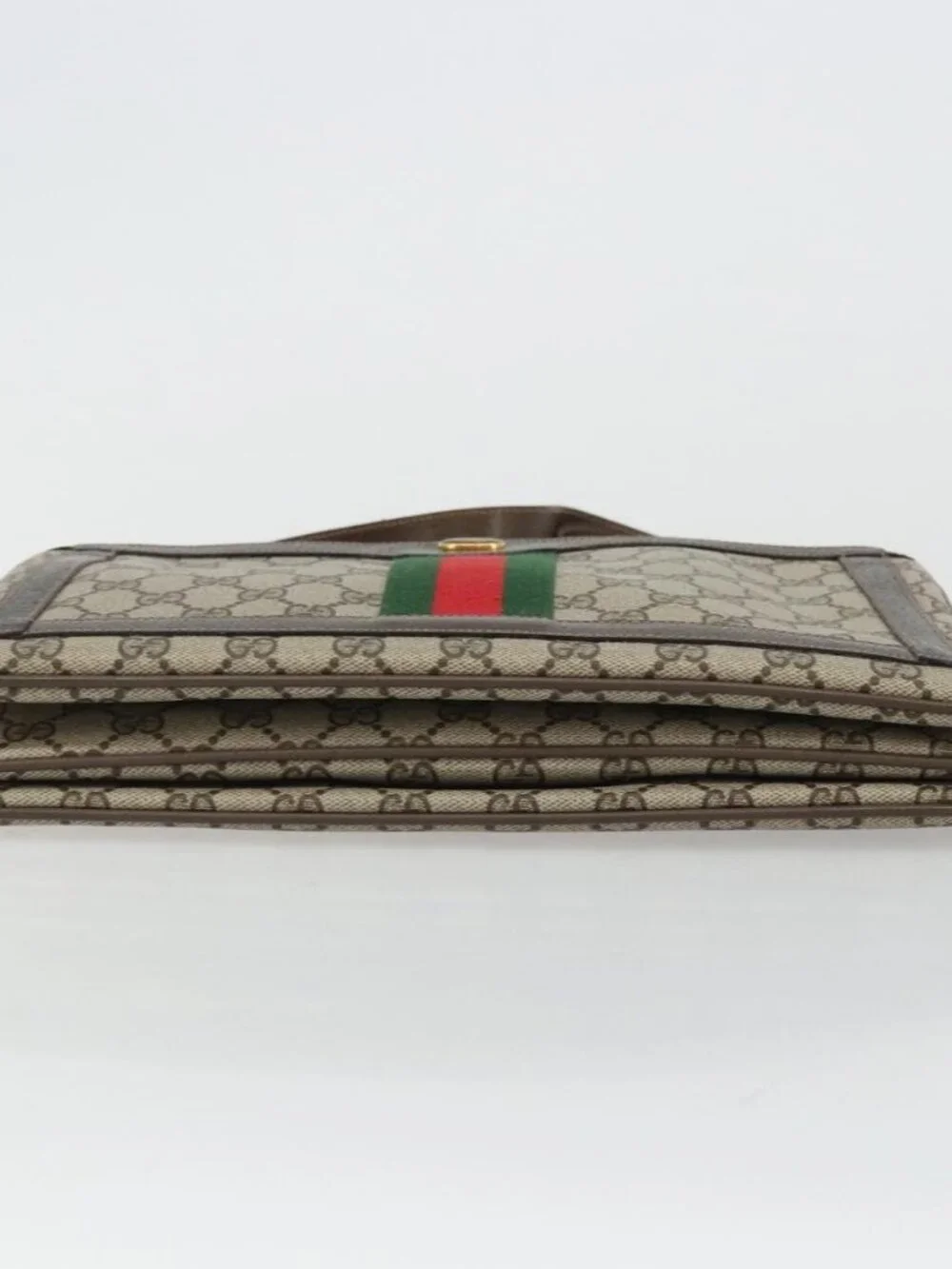 Gucci scratches box